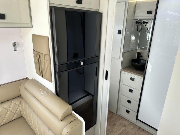 2025 JB Caravans Dirt Road Extreme 19'6 Fd