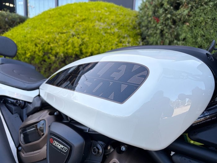 2022 HARLEY-DAVIDSON RH1250S SPORTSTER S white