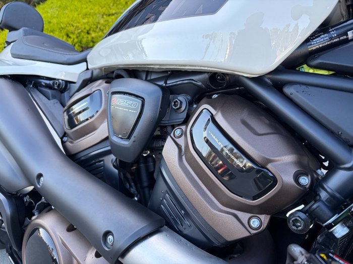 2022 HARLEY-DAVIDSON RH1250S SPORTSTER S white