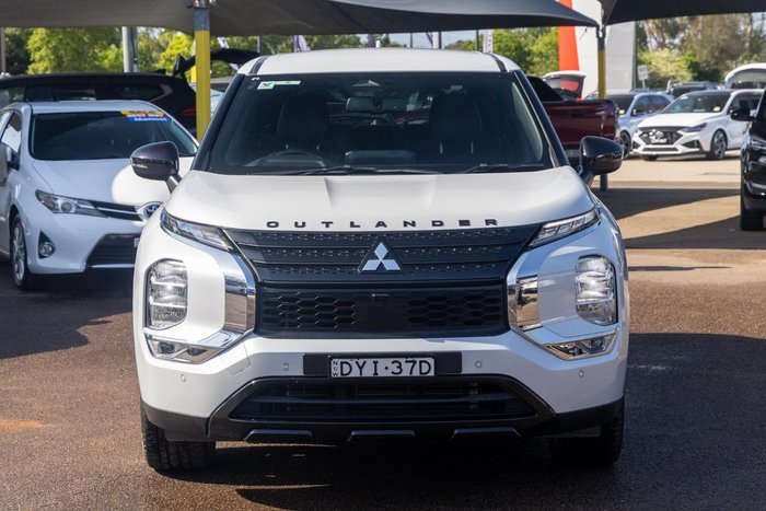2023 Mitsubishi Outlander LS Black Edition