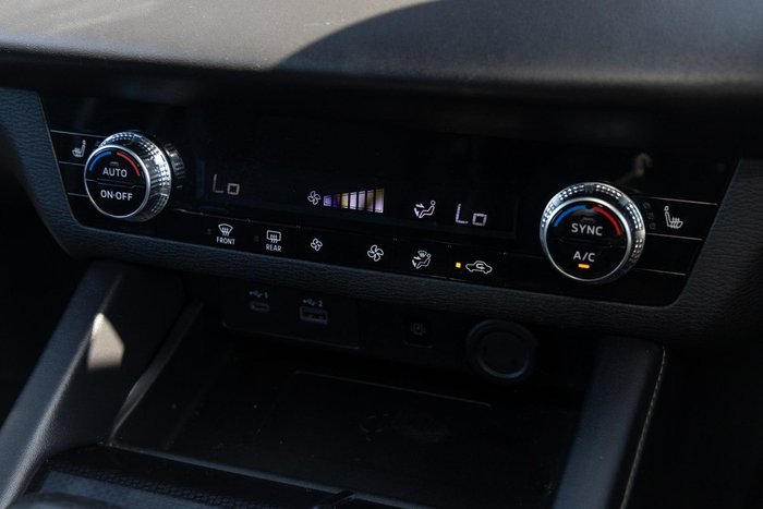 2023 Mitsubishi Outlander LS Black Edition