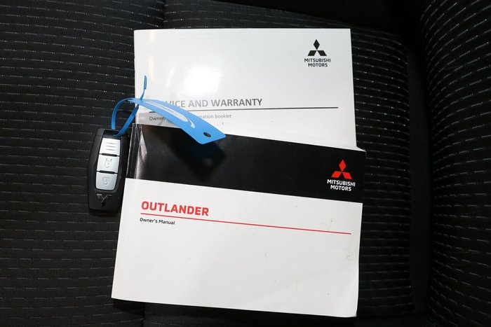 2024 Mitsubishi Outlander LS