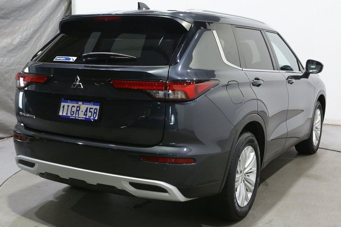 2024 Mitsubishi Outlander LS