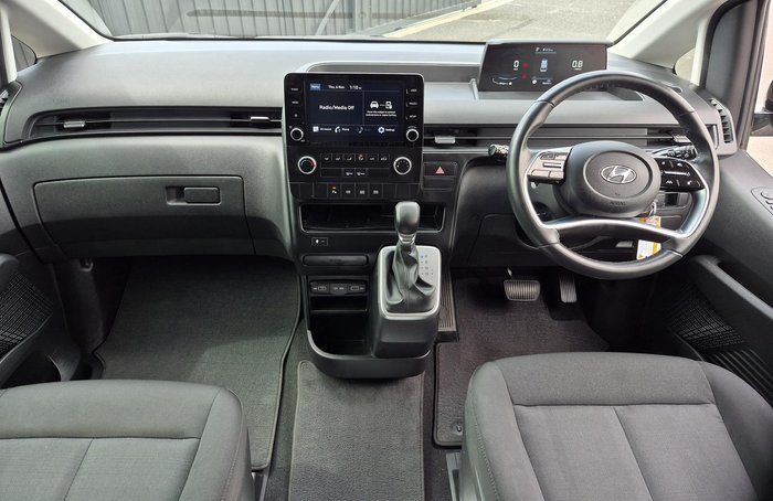 2022 Hyundai STARIA LOAD