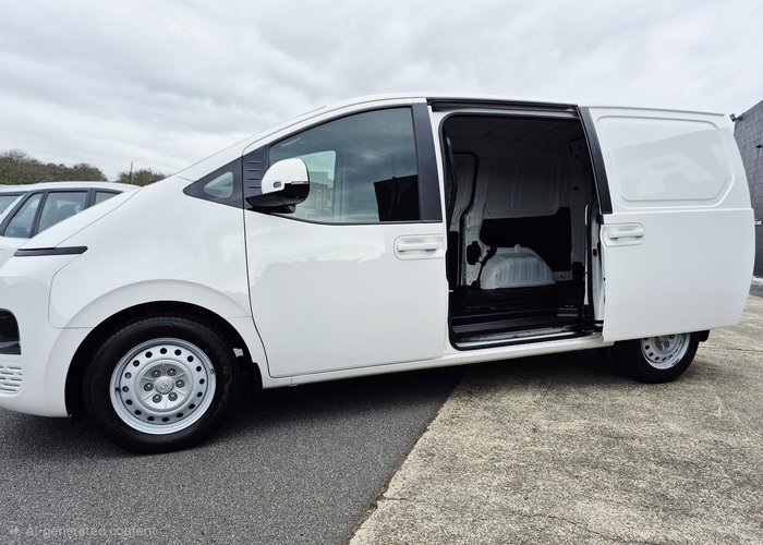 2022 Hyundai STARIA LOAD