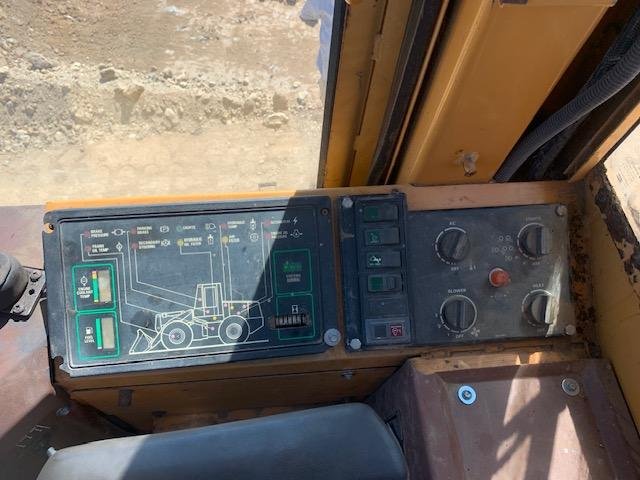 2000 CASE 621J Wheel Loader