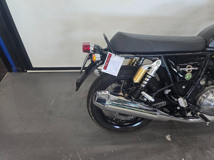 2022 ROYAL ENFIELD (SEE ALSO ENFIEL INTERCEPTOR 650 E5 CLASSIC Black
