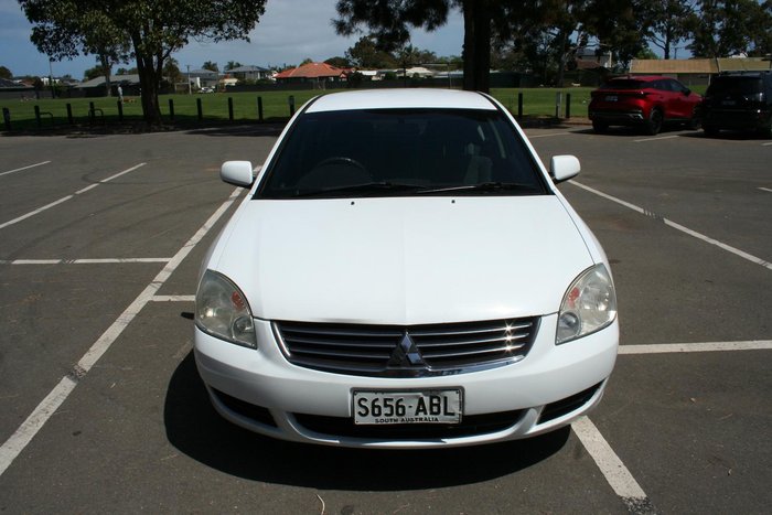 2006 Mitsubishi 380 ES DB Series 2 Mawson White