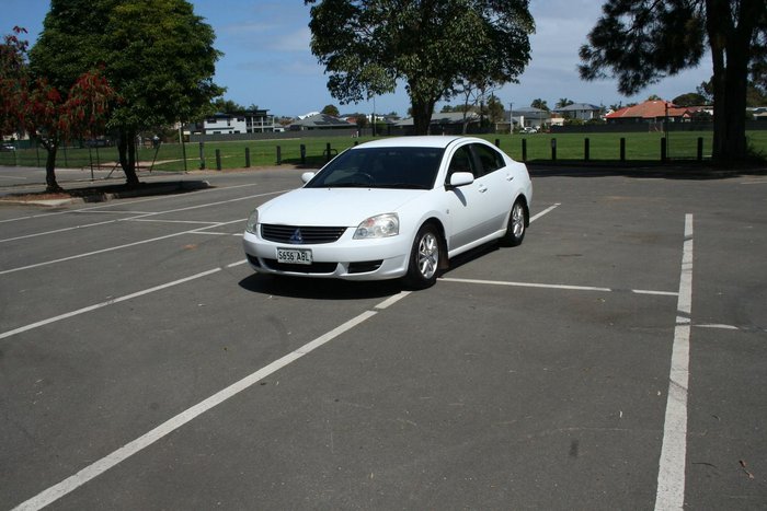 2006 Mitsubishi 380 ES DB Series 2 Mawson White