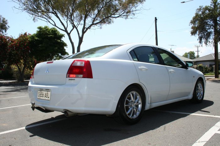 2006 Mitsubishi 380 ES DB Series 2 Mawson White