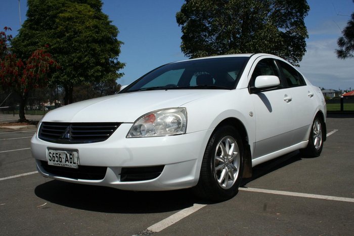 2006 Mitsubishi 380 ES DB Series 2 Mawson White