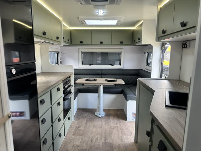 2025 JB Caravans Dirt Road Extreme 22'6 Rear Club