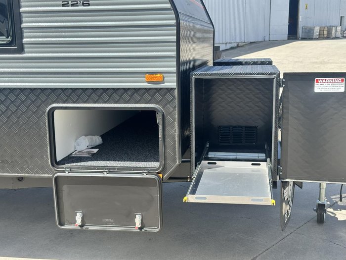 2025 JB Caravans Dirt Road Xtreme 22'6 Rear Club