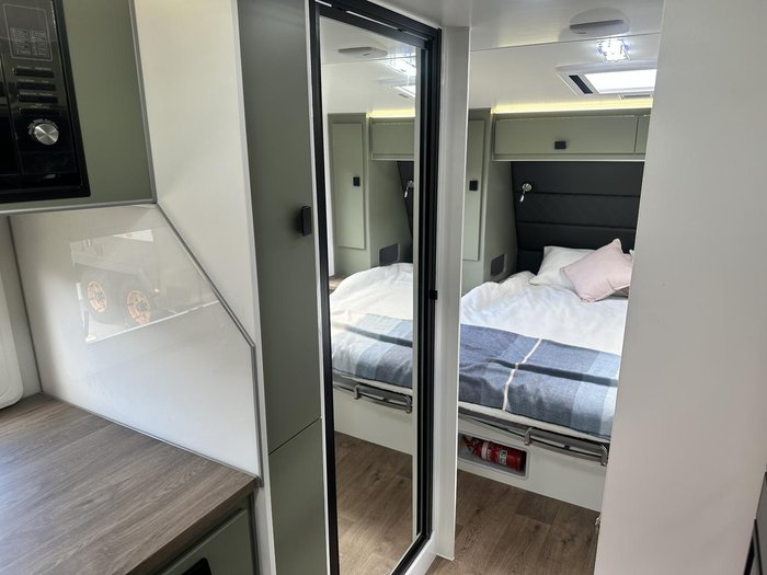 2025 JB Caravans Dirt Road Xtreme 22'6 Rear Club