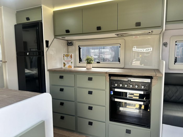 2025 JB Caravans Dirt Road Xtreme 22'6 Rear Club