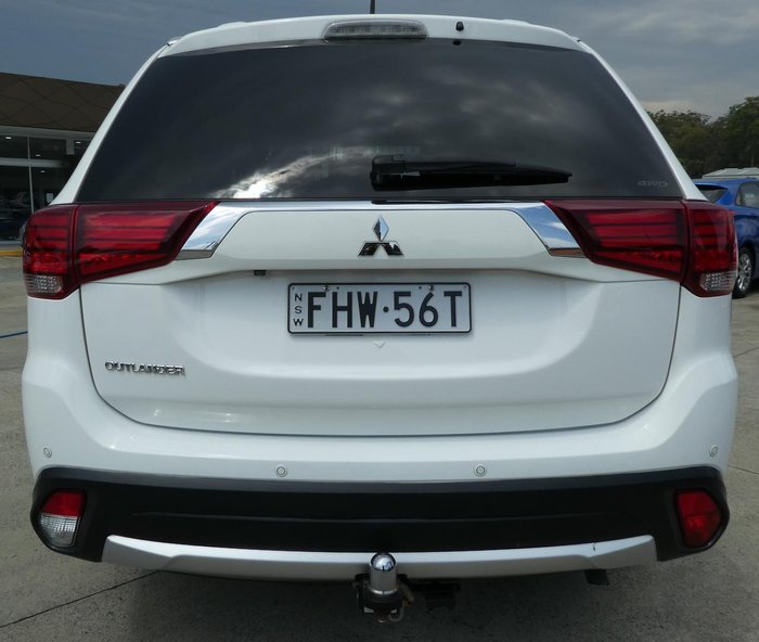 2016 Mitsubishi Outlander LS