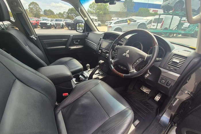 2019 Mitsubishi Pajero Exceed