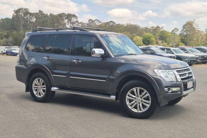 2019 Mitsubishi Pajero Exceed
