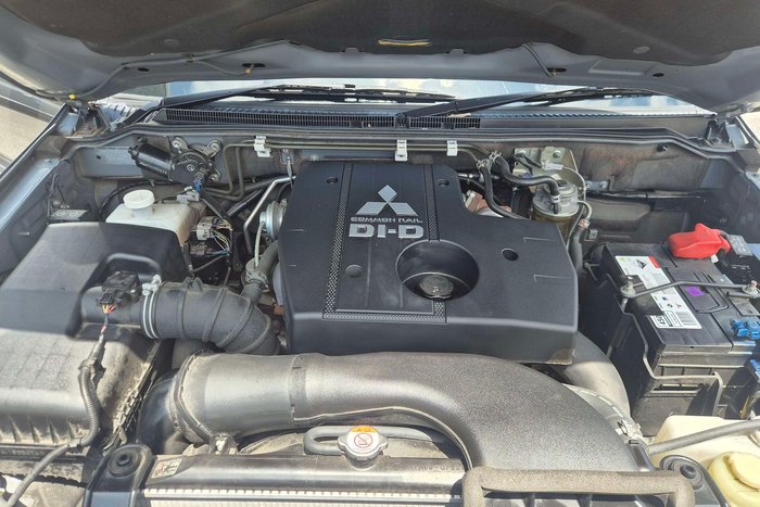 2019 Mitsubishi Pajero Exceed