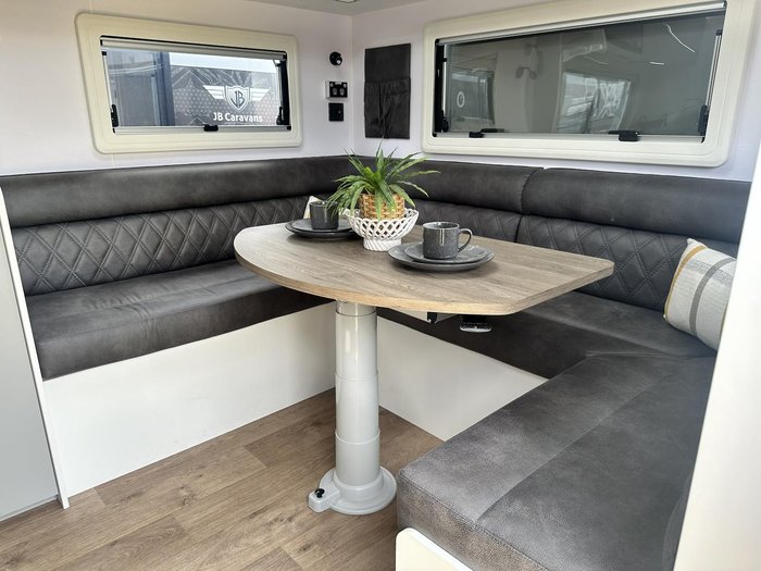 2025 JB Caravans Dirt Road Xtreme 23'6 Rear Club