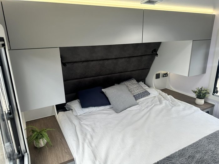 2025 JB Caravans Dirt Road Xtreme 23'6 Rear Club