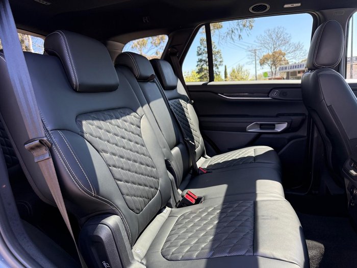 2025 Ford Everest Platinum