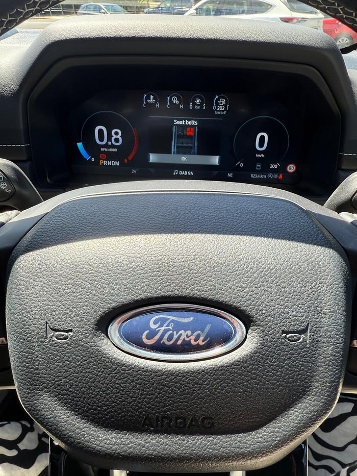 2025 Ford Everest Platinum