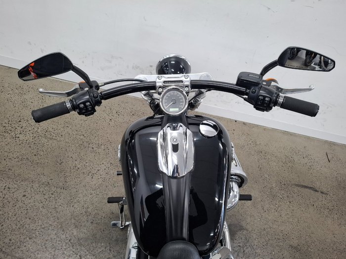 2015 HARLEY-DAVIDSON FXSB SOFTAIL BREAKOUT Black