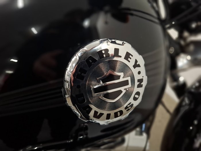 2015 HARLEY-DAVIDSON FXSB SOFTAIL BREAKOUT Black