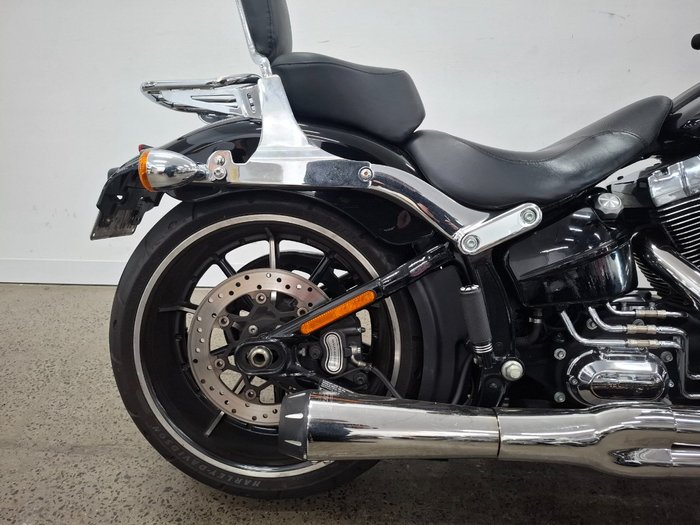 2015 HARLEY-DAVIDSON FXSB SOFTAIL BREAKOUT Black