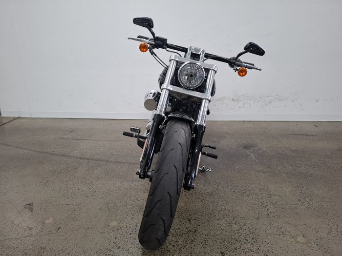 2015 HARLEY-DAVIDSON FXSB SOFTAIL BREAKOUT Black