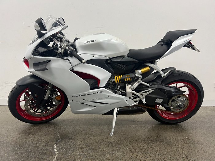2022 DUCATI PANIGALE V2 White