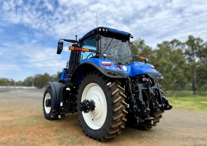 New Holland T8.415 Plmi Ultra Command Tractor