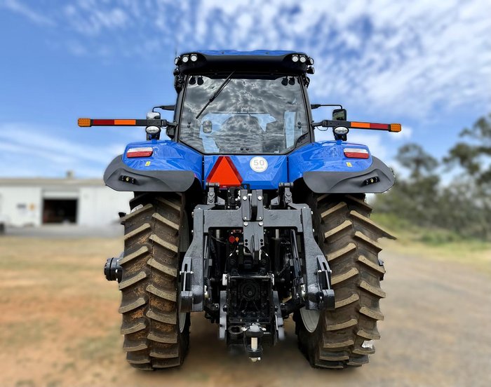 New Holland T8.415 Plmi Ultra Command Tractor