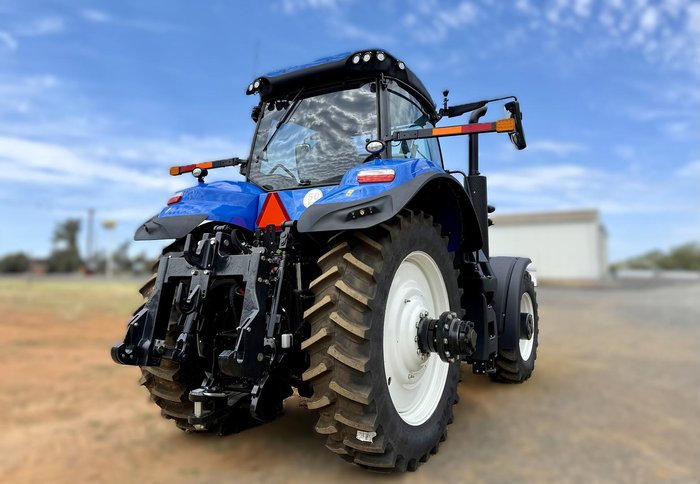 New Holland T8.415 Plmi Ultra Command Tractor