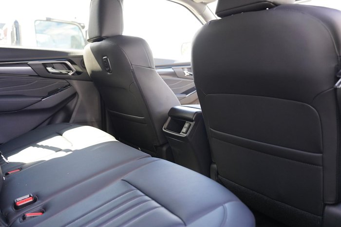 2025 Isuzu MU-X LS-T