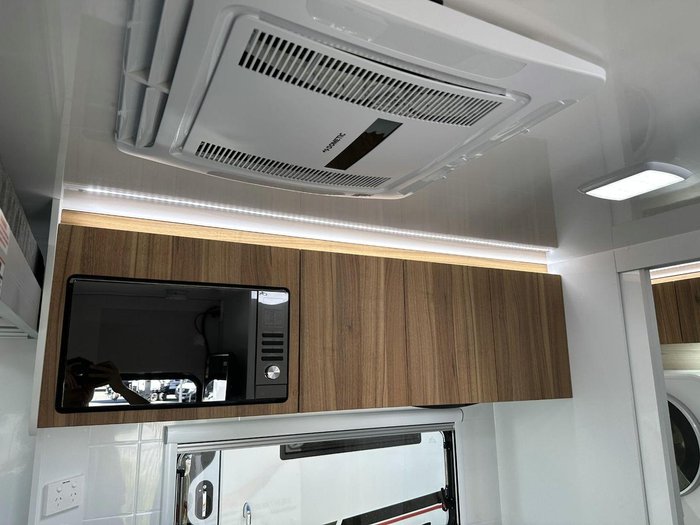 2025 Windsor Daintree