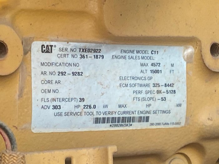 2011 Caterpillar 725 Yellow