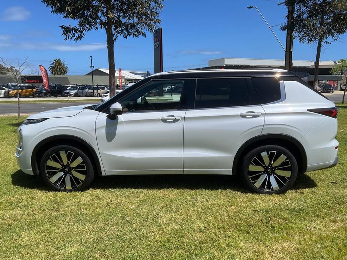 2025 Mitsubishi Outlander Exceed Tourer ZM MY25 AWD White Diamond with Black Mica Roof