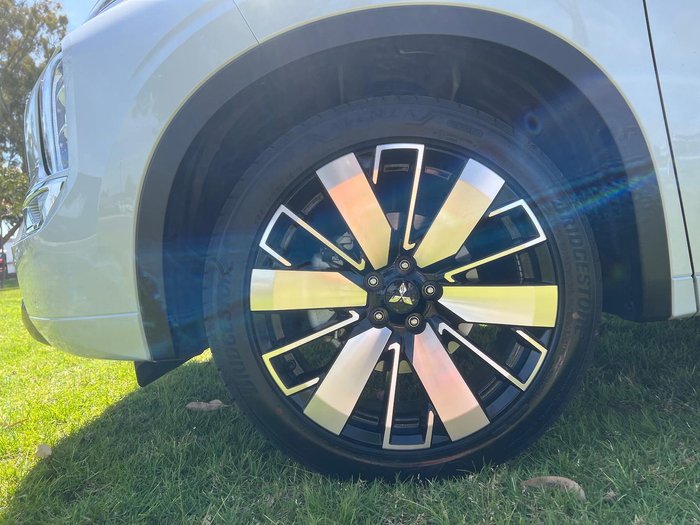 2025 Mitsubishi Outlander Exceed Tourer ZM MY25 AWD White Diamond with Black Mica Roof