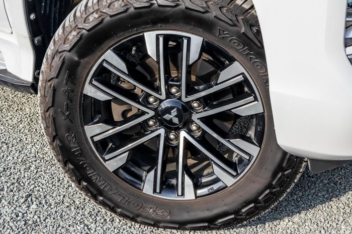 2021 Mitsubishi Pajero Sport GLS