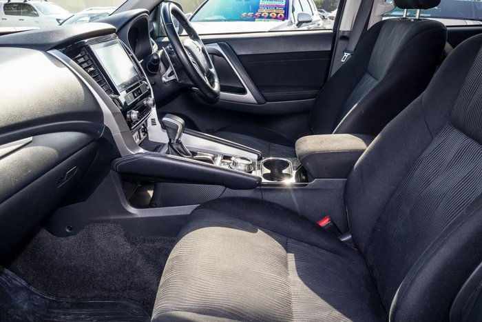 2021 Mitsubishi Pajero Sport GLS