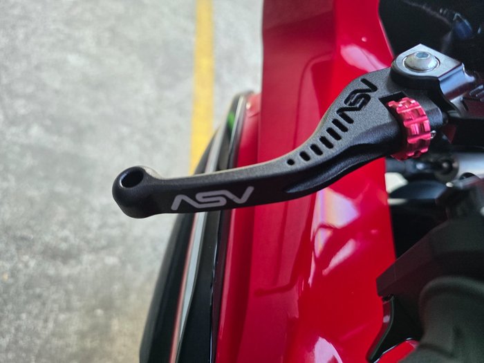 2016 Suzuki GSX-R1000 RED