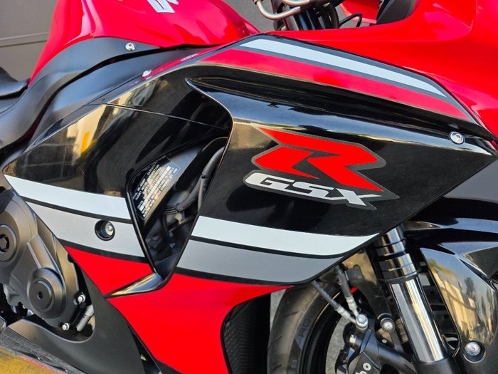 2016 Suzuki GSX-R1000 RED