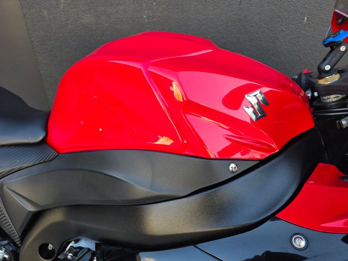 2016 Suzuki GSX-R1000 RED