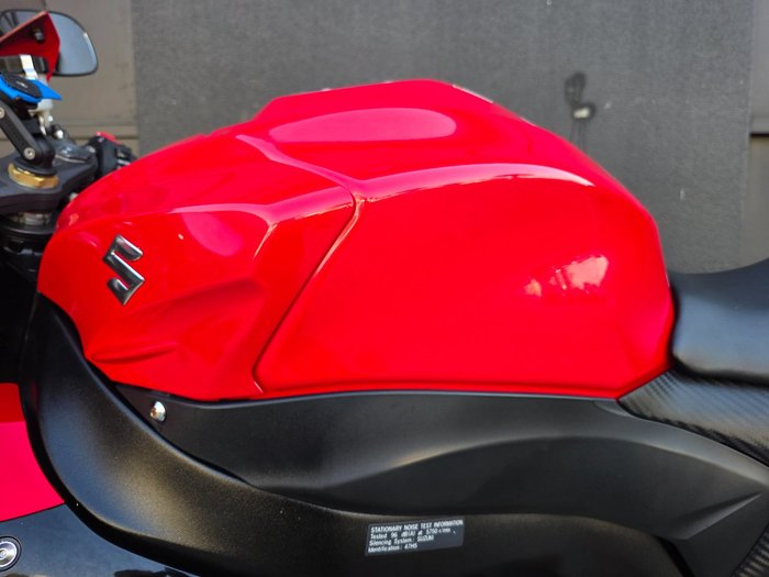 2016 Suzuki GSX-R1000 RED