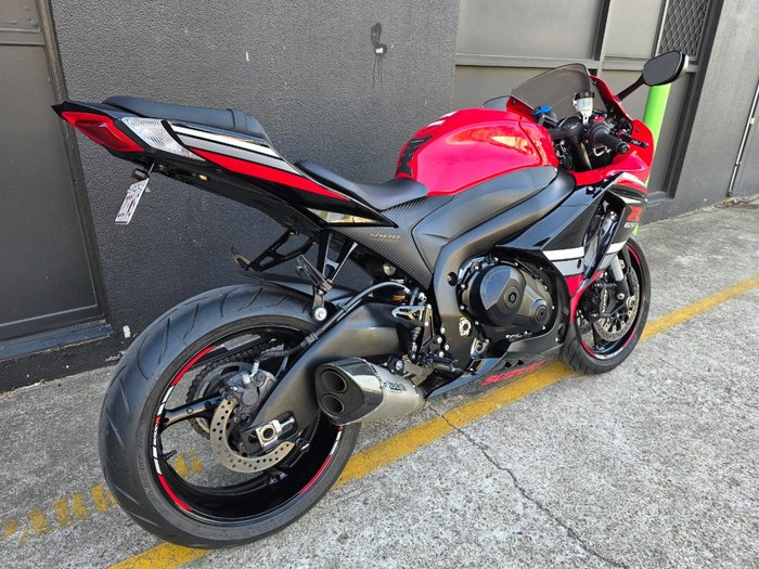 2016 Suzuki GSX-R1000 RED
