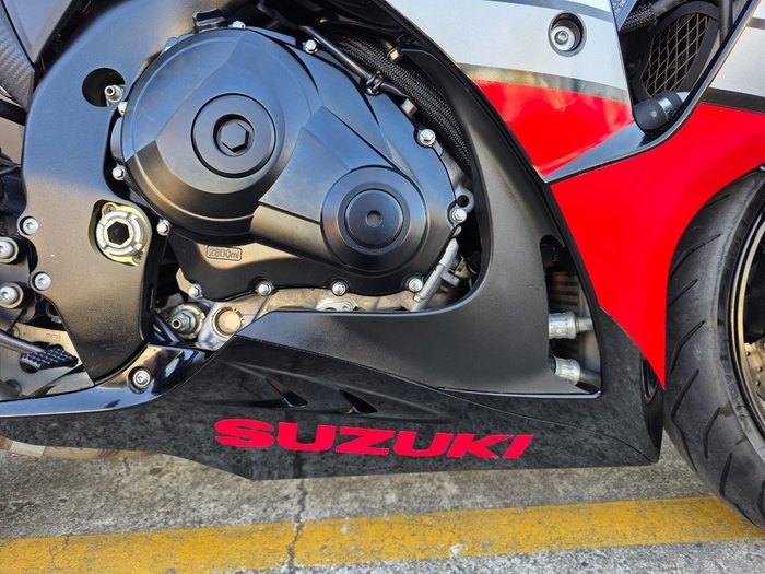 2016 Suzuki GSX-R1000 RED