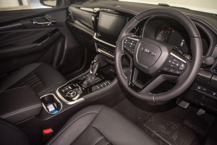 2025 Isuzu MU-X LS-T