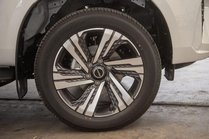 2025 Isuzu MU-X LS-T